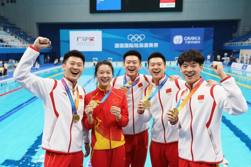中国跳水梦之队：荣耀再现，世界泳联系列赛金牌横扫传奇